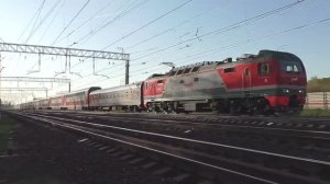 Эл.-возы ЭП2К-388 (ТЧЭ-6) с поездом №050М Москва - Самара + ЭП20-034 (ТЧЭ-6) с фирм. поездом №103Ж.