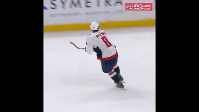 Овечкин перекинул гиганта через борт