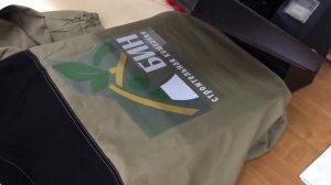 Печать на бежевых куртках БИН на заказ в ИванычЪ GROUP (y-ivanycha.ru)