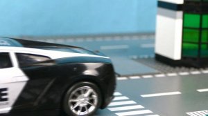 Полицейская машина  упустила нарушителя 491 Серия Мир Машинок