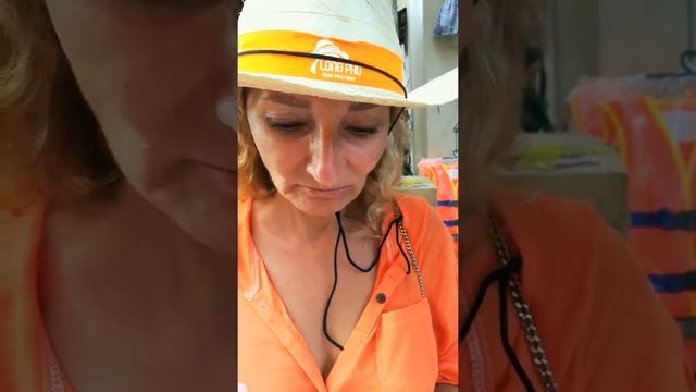 Первый раз пробую дуриан. #дуриан #вьетнам #нячанг смотреть онлайн