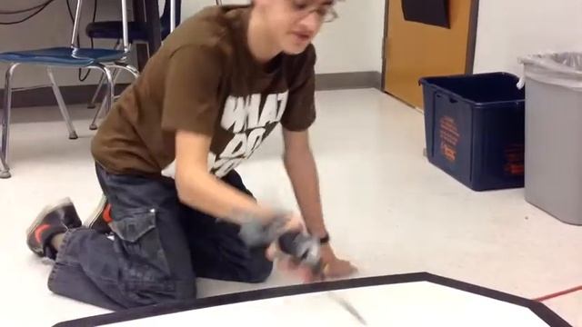 Facehugger Sumo Robot Demo смотреть онлайн