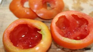 Фаршированные помидоры маринованными шампиньонами, сыром и яйцом