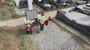 Я ХОЧУ ЛЕЖАТЬ В ГРОБУ КРАСИВОЙ … ПОСЛЕДНЕЕ СМС ИРИНЫ ЦЫВИНОЙ | 6 ЛЕТ МОГИЛА АКТРИСЫ БЕЗ ПАМЯТНИКА