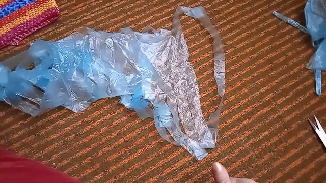 Пряжа из кулька одной, цельной лентой. Берëм кулëк и режем! смотреть онлайн