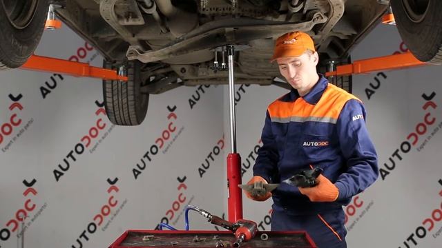 Så byter du växellådans fäste på MERCEDES-BENZ M W163 [GUIDE] смотреть онлайн