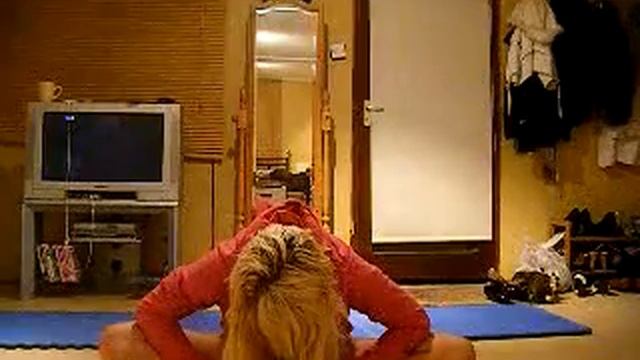 9th Sept Middle Splits Stretching смотреть онлайн