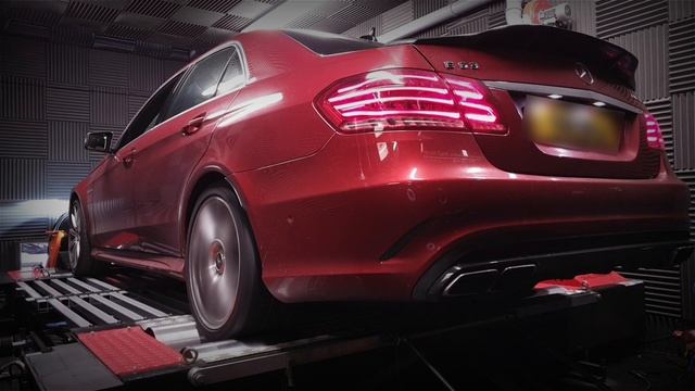 Mercedes E63 AMG Stage 1 with Dyno!!! смотреть онлайн