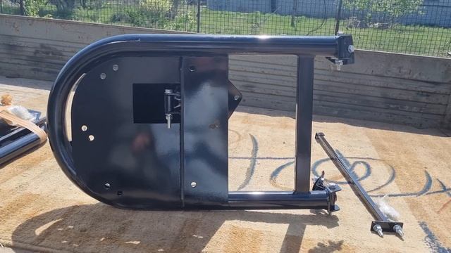 Кронштейн-держатель (калитка) запаски на заднюю дверь Патриот. смотреть онлайн