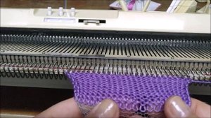 Как начать вязание на одной фонтуре на вязальной машине?