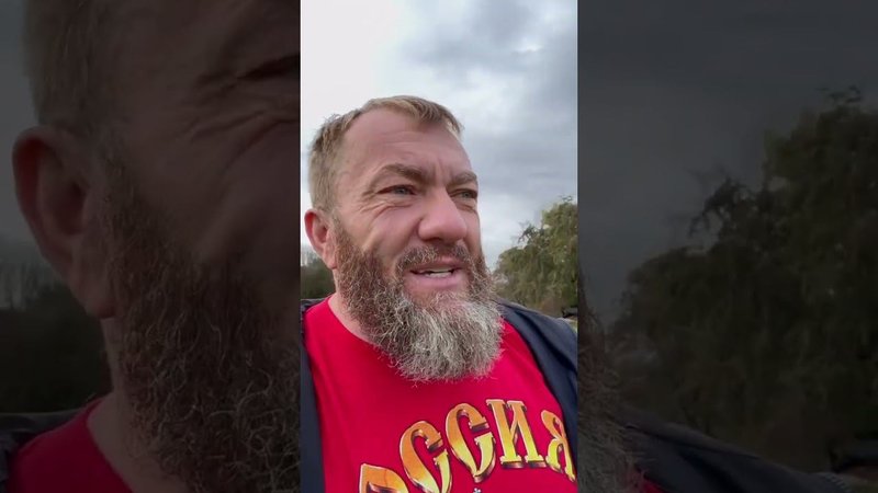Пусть мое сердце поет и смеется дома в России...