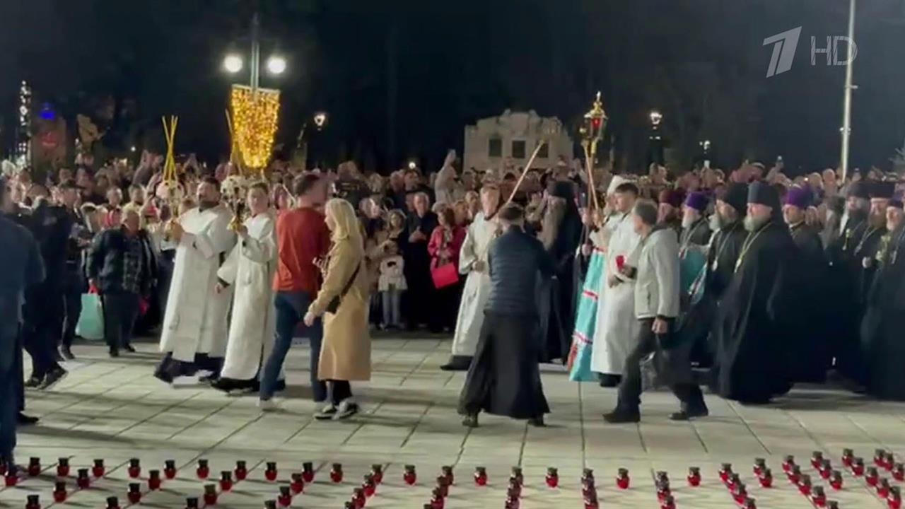 В Молдавии верующие все же смогли встретить Пасху с Благодатным огнем