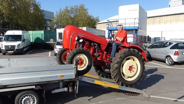 Berlin Brandenburger Oldtimertage 2016 Porsche Diesel Standard Traktor fährt auf den Anhänger смотреть онлайн