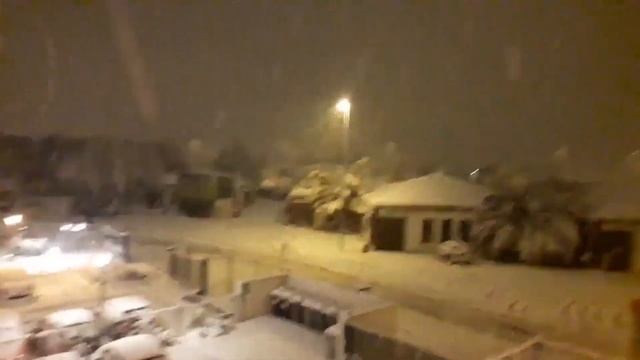 Сильный снегопад вызвал хаос в юго-восточной Франции Heavy snowfall in southeastern France смотреть онлайн