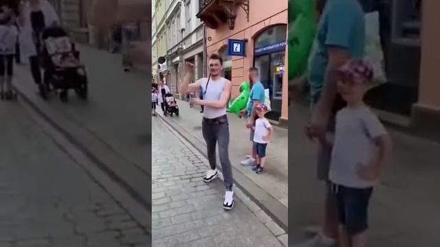 кто это и откуда?