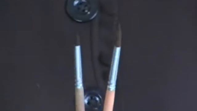 Выполняет мастер п.о. Будейко Т.В. УО "Мирский ГХПТК" Оговская роспись. Инструментарий смотреть онлайн