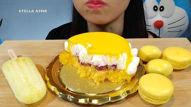 ASMR EATING YELLOW FOOD CAKE CHOCOLATE EGGS JELLO POPSICLES MACARONS  먹방 Real Sounds