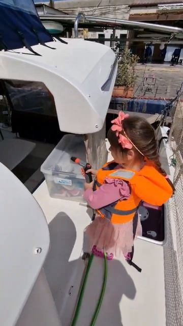 Вы не поверите как надо мыть яхту! Как правильно мыть яхту. смотреть онлайн