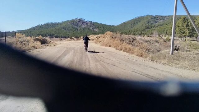 мы на природе ехали на электро байке 🏍️ в сей семьёй 🤣 и также я