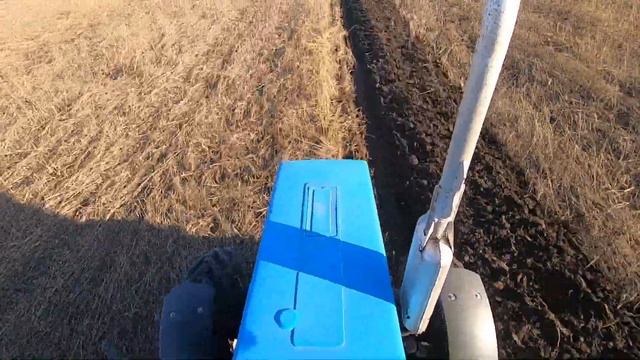 Пахота МТЗ 82.1 с ПЛН 3-35 смотреть онлайн