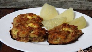 Запеченные котлеты с яично-сырной начинкой