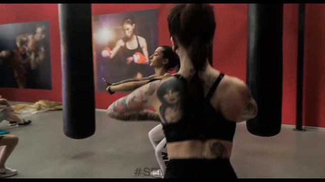 Trainer Angelica Anderson tattoo workout Part 1 смотреть онлайн