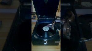 Патефон - песня Ландыши.