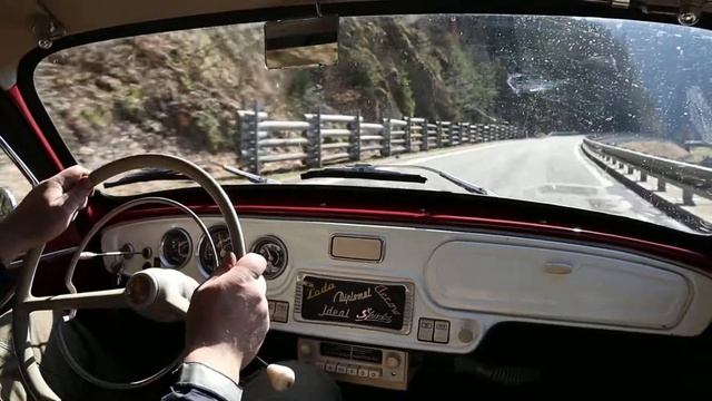 Octavia 1962. Cesta údolím Sratky Vír-koroužné смотреть онлайн