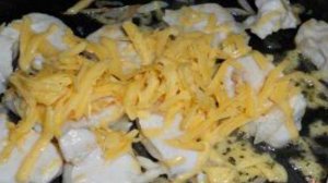 Куриное филе с цветной капустой в сырном соусе