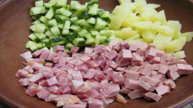 Окрошка на кефире с хреном
