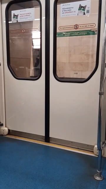 Горизонтальный лифт. МЕТРО СПБ смотреть онлайн