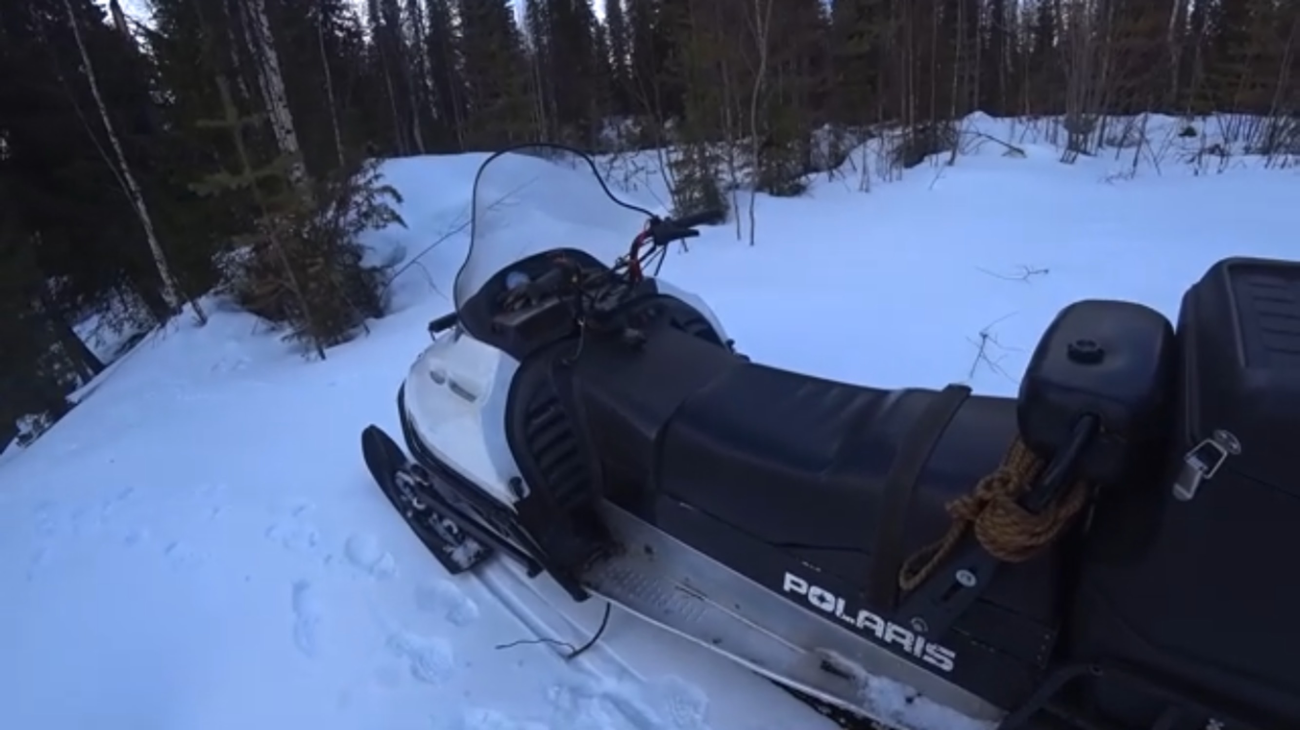 Снегоход с автомобильным двигателем. Мои сани для снегохода. Апрельская покатушка до таёжной речки.