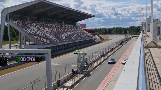 Porsche 911 992 flyby on Moscow Raceway смотреть онлайн