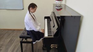 Лакомова Ульяна, 11 лет 3 класс Ш. Тактакишвили "Утешение", Й. Гайдн Соната-партита До мажор.