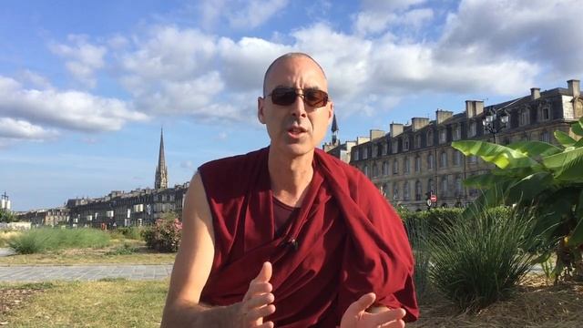 Gueshe, Rinpoche, Tulkou et Lama : que signifient ces termes? смотреть онлайн