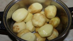 Молодой картофель с кабачковой подливой