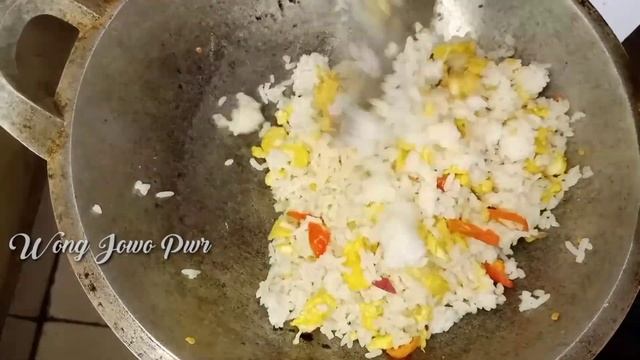 BUMBU CUKUP DI IRIS ‼️ NASI GORENG KAMPUNG PEDAS GILAAA,,,!! PEDASNYA BIKIN NAMBAH TERUS смотреть онлайн