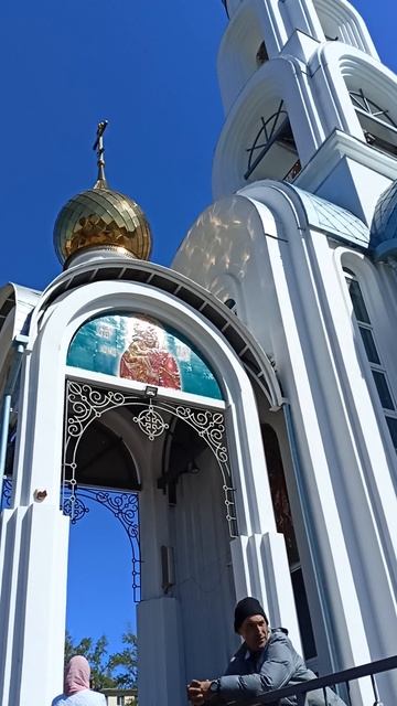 С праздником!)