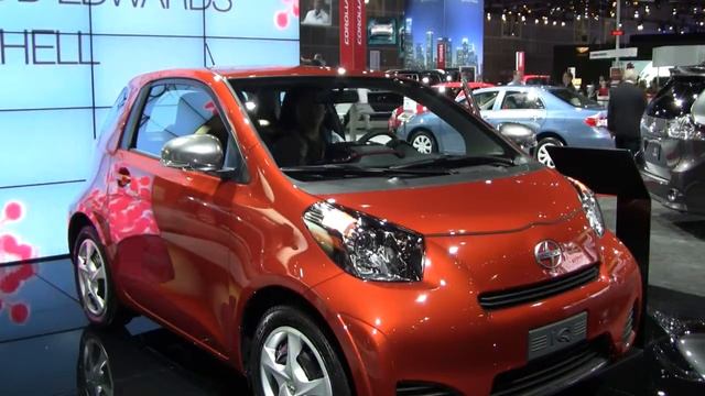 Steven Escobar and Tzuming Sun (Sonny Sun) viewing new Scion car at 2012 LA Auto Show смотреть онлайн