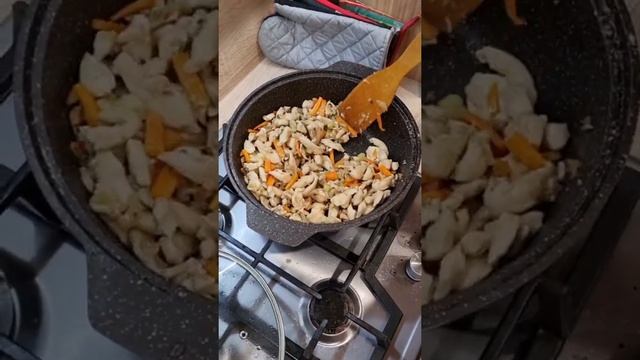 Лапша вок с курицей и сельдеем смотреть онлайн