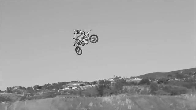 Amazing Whip compilation - Motocross 2019 смотреть онлайн