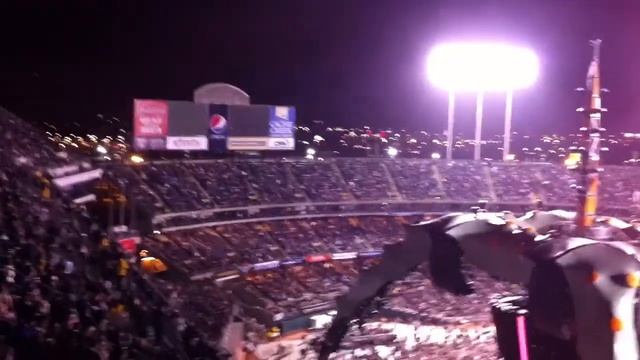Huey Cam: The Wave At The Oakland Coliseum 06-07-11 смотреть онлайн