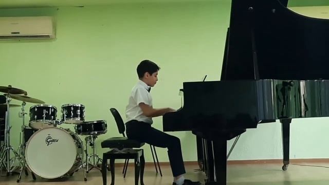 Avetis Khankaldyan: Arno Babajanyan "Expromt", "The Cat and the Mouse", by Aaron Copland смотреть онлайн