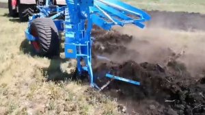 Кировец К-739М Ст1 в работе с оборотным плугом Lemken.