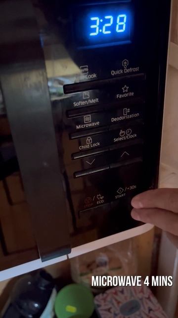 What does a restaurant do when it runs out of Baked Potatoes ? Simple Trick смотреть онлайн