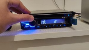 Sony CDX-GT560UI с установленным Bluetooth модулем.