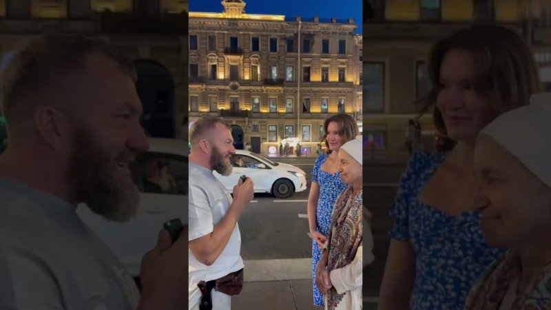 "Я за тебя всегда молюсь! Пока жива моя Россия. Живёт божественная Русь! "