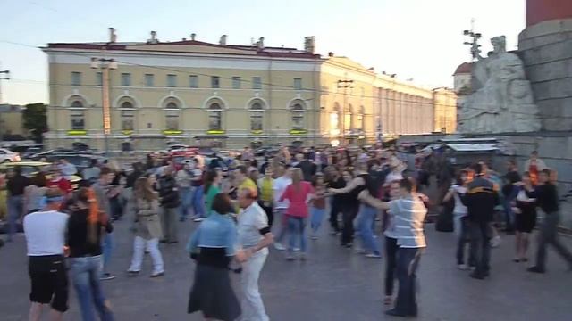 Сальса у Ростральных колонн(30.06.2012) смотреть онлайн