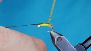 Мушка на хариуса. Шитик из синели