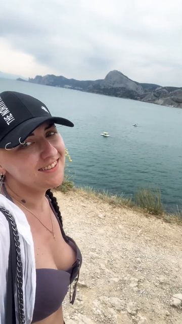 #горы #скалы #отвесныескалы #море #Крым #судак #поход #прыгнусоскалы #отдых #отпуск #ворон #rock смотреть онлайн